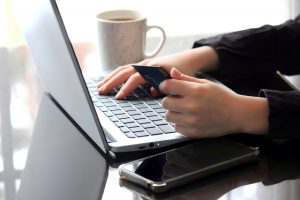 Read more about the article カードローンの審査に落ちた…でも車があればお金を借りられる？最終手段の前に知っておきたいこと